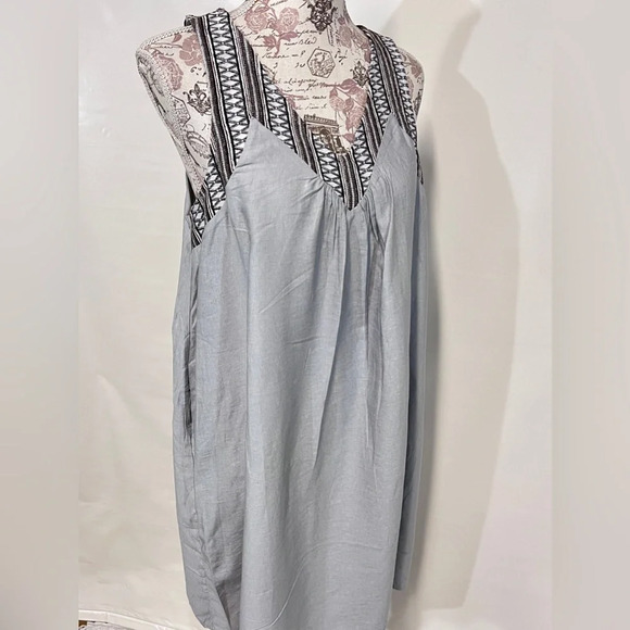 DOE & RAE Light blue Sleeveless embroidered top shift‎ dress size L. - Picture 9 of 14
